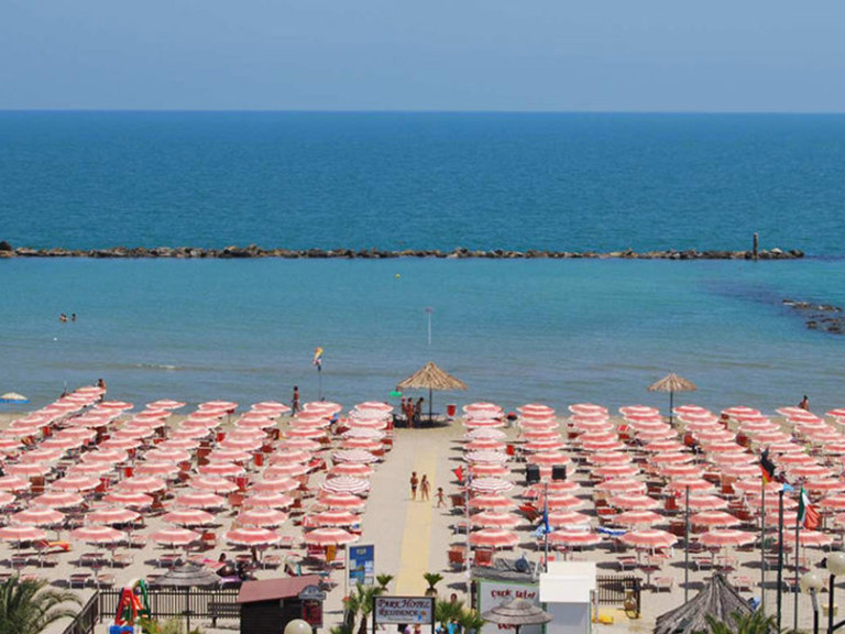 media.Gallery-Spiaggia_1ParkHotel-Martinsicuro