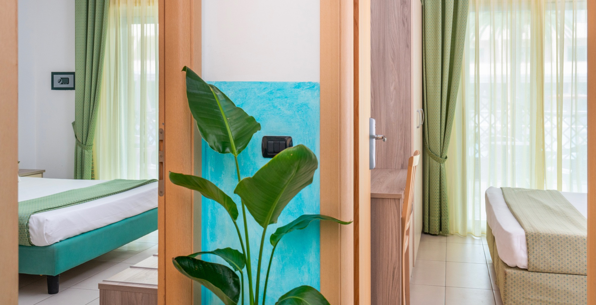 media.slide_desktop_family