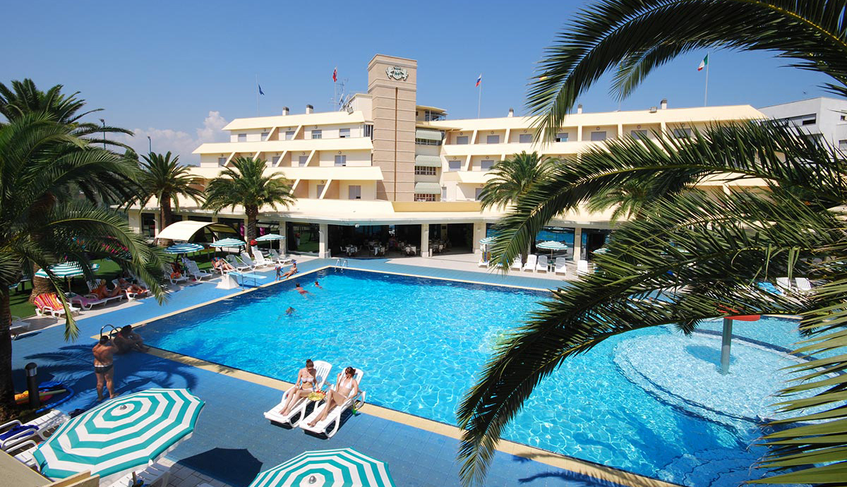 hotel in abruzzo sul mare con piscina